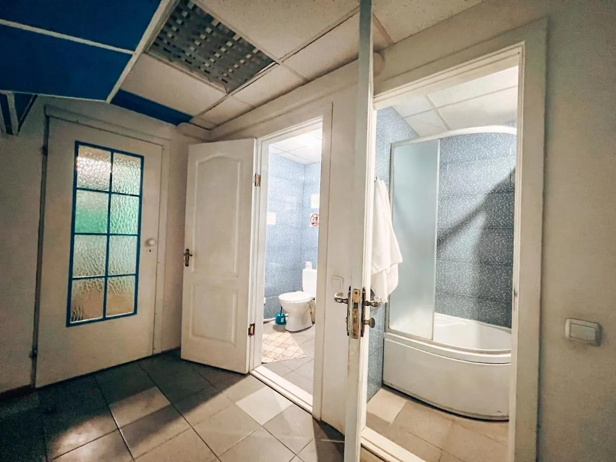 Mini-Hotel In The Heart Of Kiev 2*, Kyiv