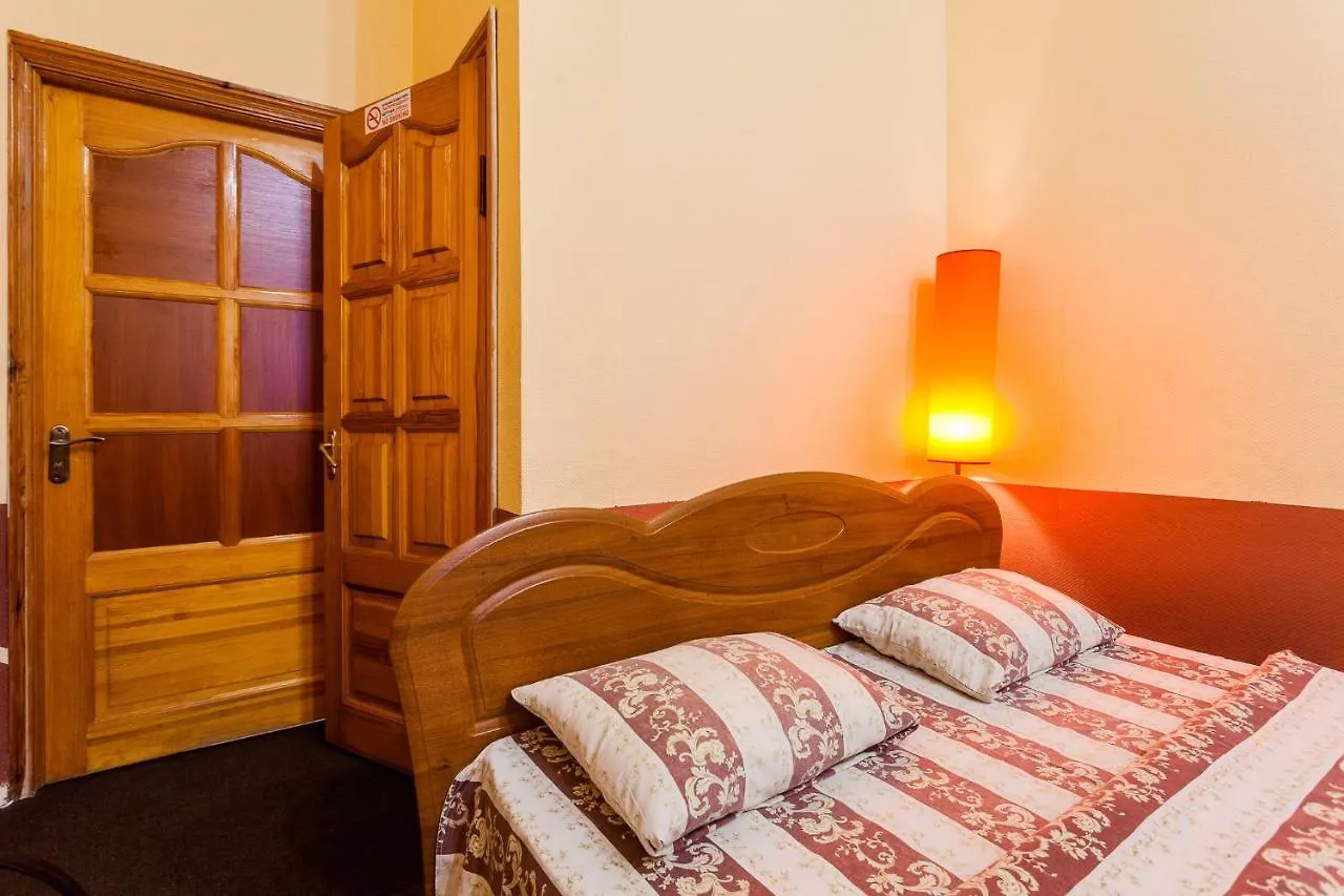 Mini-Hotel In The Heart Of Kiev 2*, Kyiv